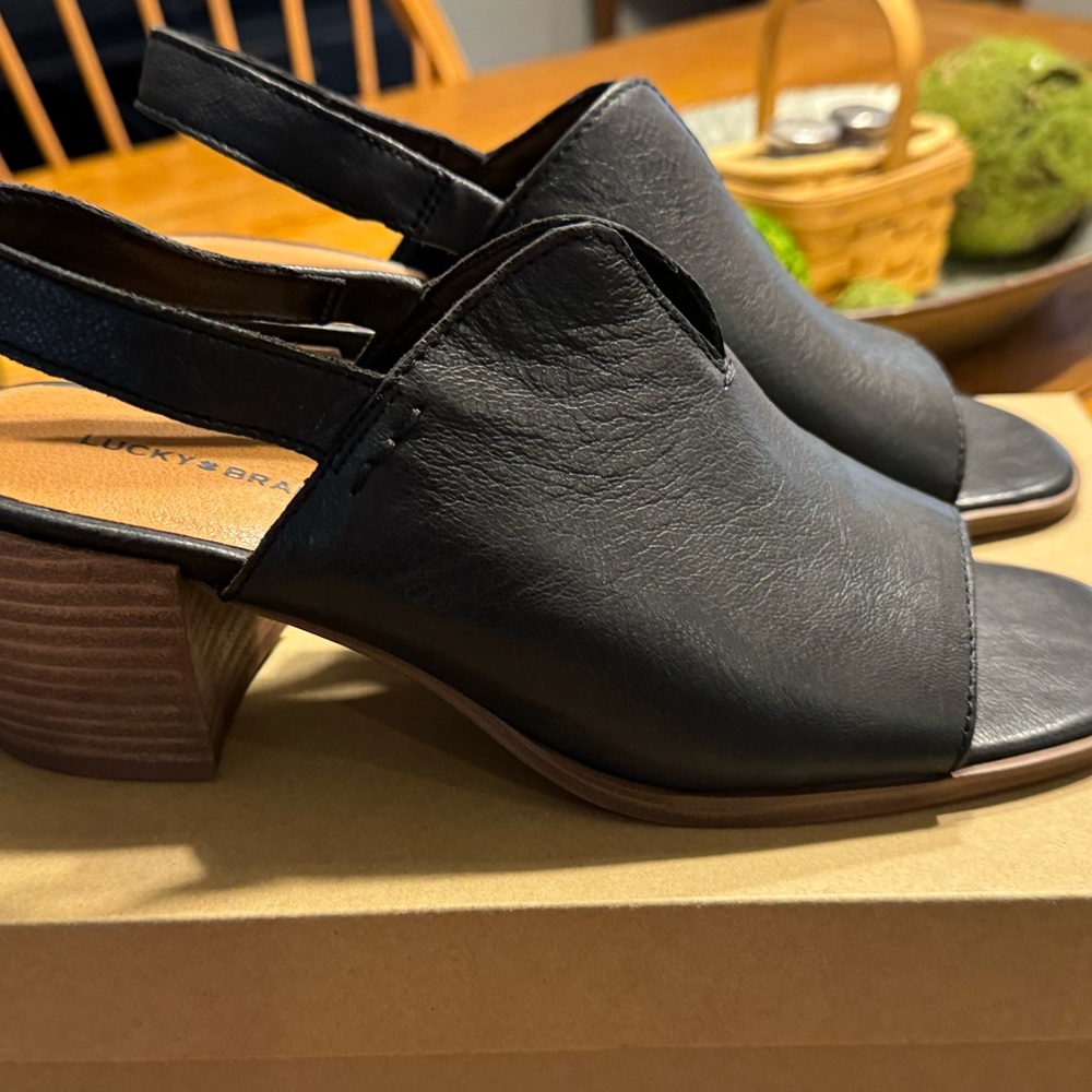 Lucky Brand size 9